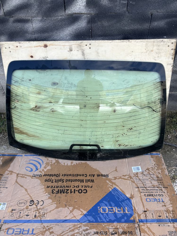 Предно и задно стъкло за Renault Megane 2002