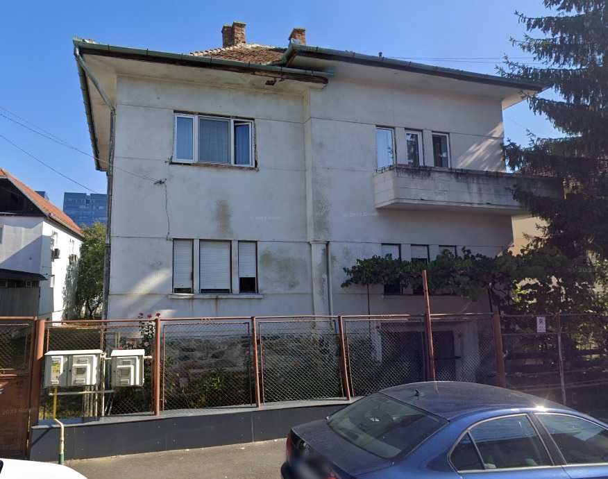 Vand apartament la casă Sibiu, zona Stadion-Sala de sport