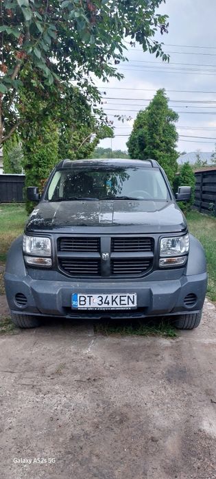 Vând Dodge nitro