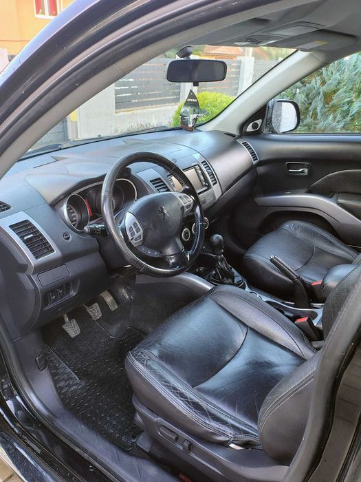 Proprietar vand Peugeot 4007 SUV 4x4/4x2/Lock la buton