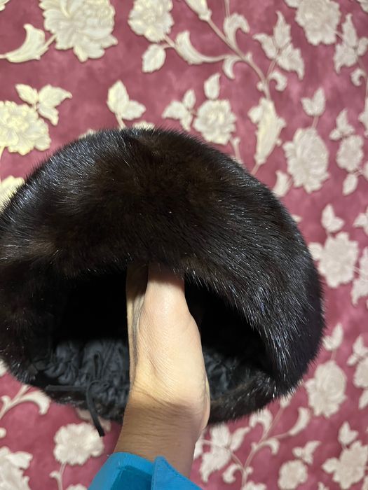 Продам шапку норковую женскую , мужскую (енот).