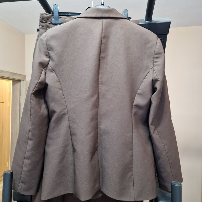 Костюм 2 части :сако и панталон