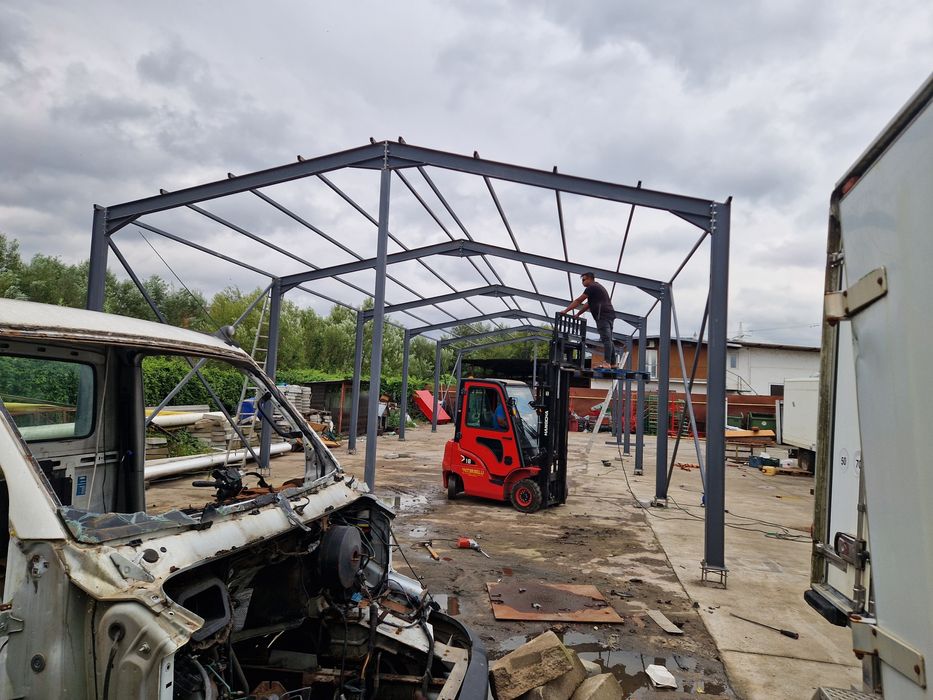 Vând hală metalica