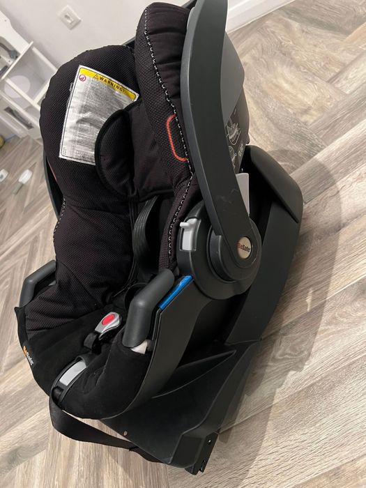 Scoica auto BeSafe + baza Isofix . Scoica se poate vinde si separat