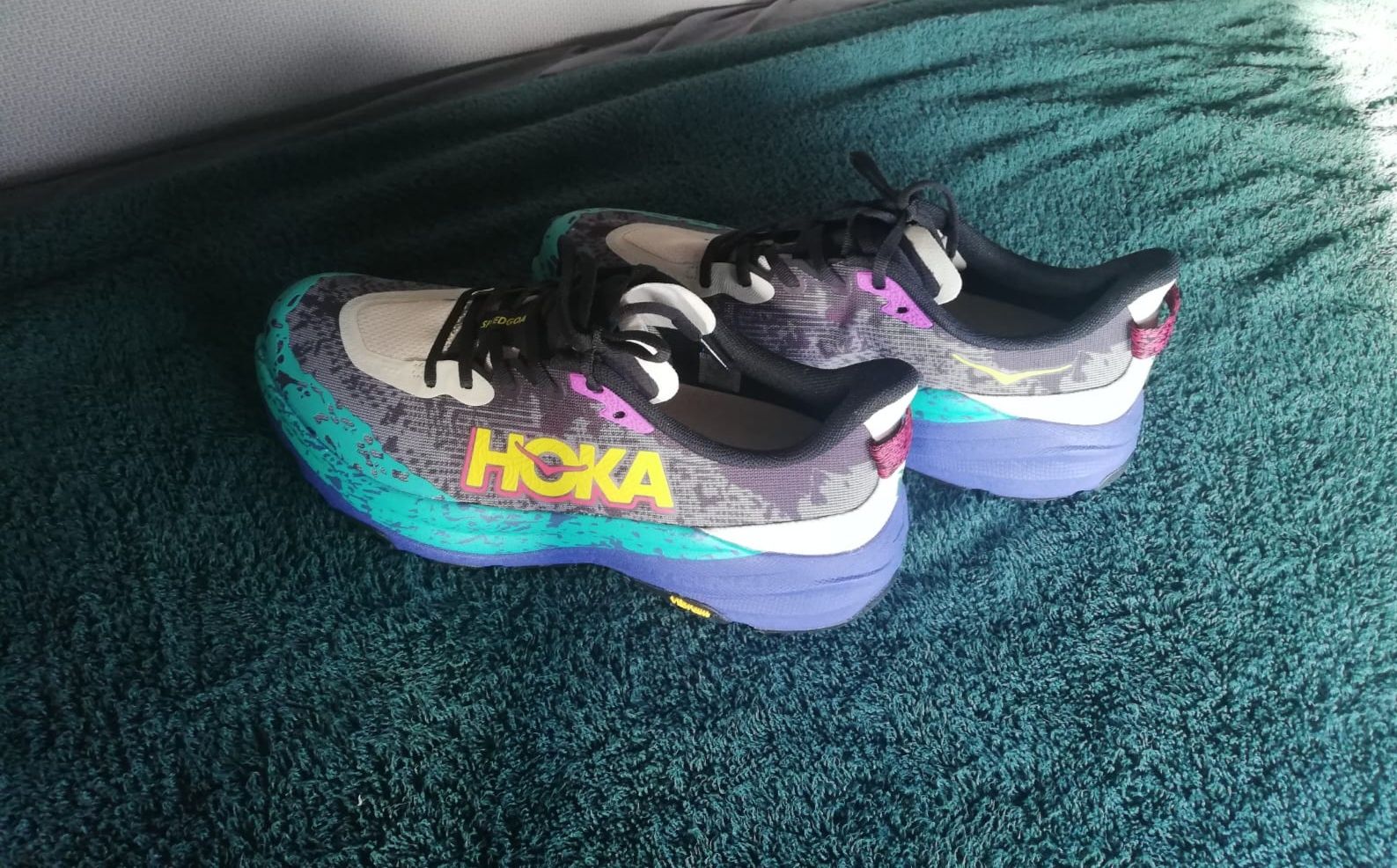Adidasi Hoka Vibram
