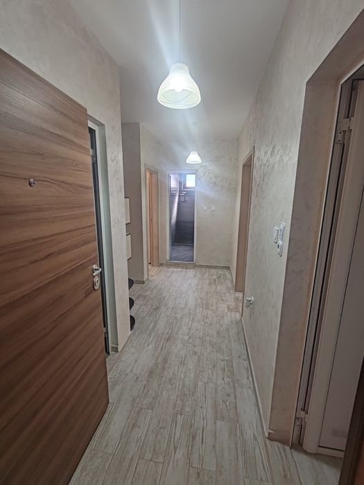 ОТ СОБСТВЕНИК!!!Тристаен апартамент с гараж под наем  в жк Остромила