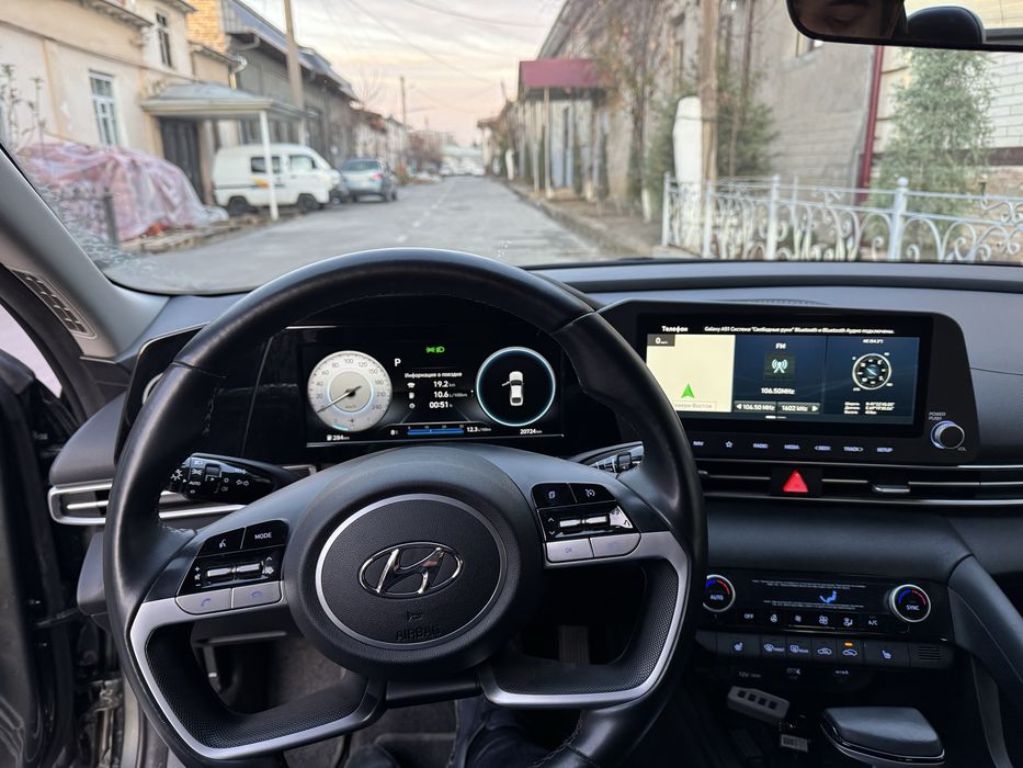 Hyundai Elantra продается