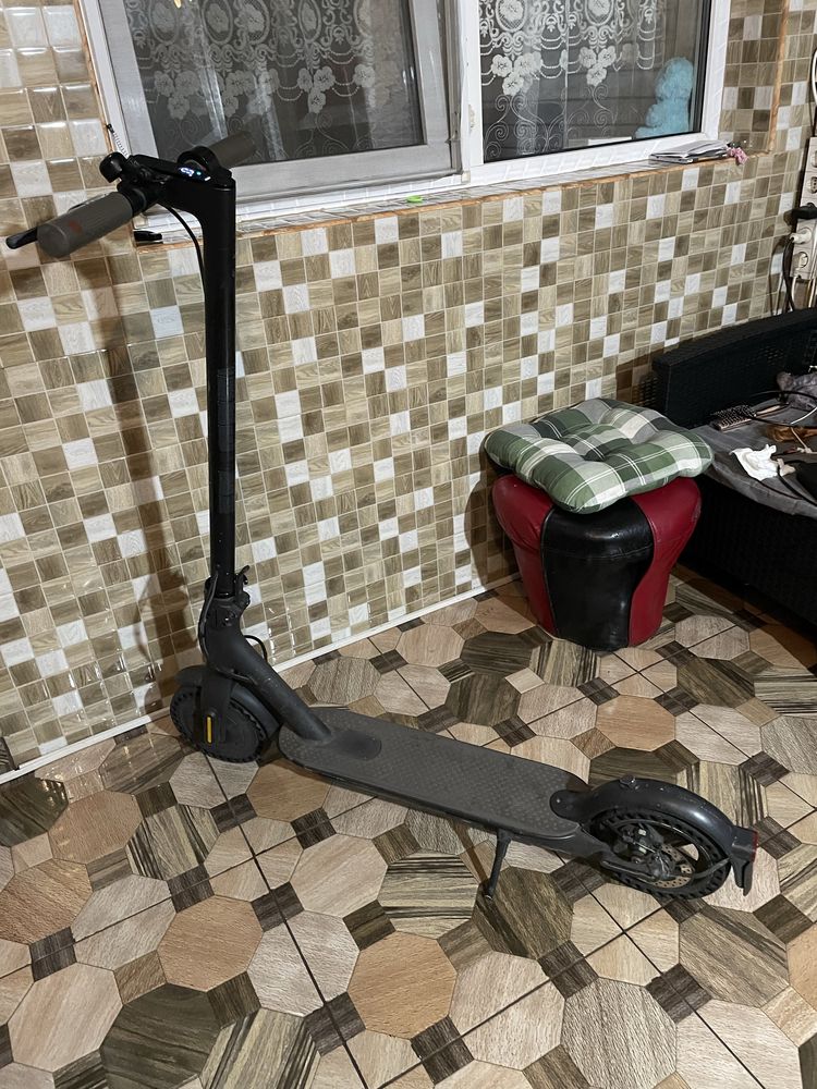 Vand trotineta electrica xiaomi 1s prinde 25
