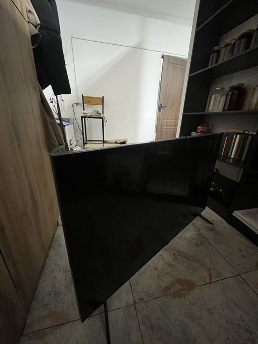 Телевизор Samsung UE50AU7100U — 4K Smart TV (50”)