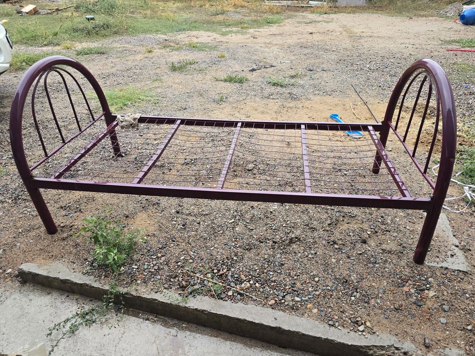 Продам кровать металлический