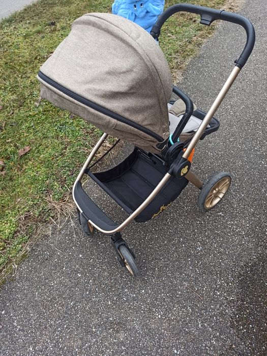 Vand set carucior vicenza cu scoica, landou si gentuta.