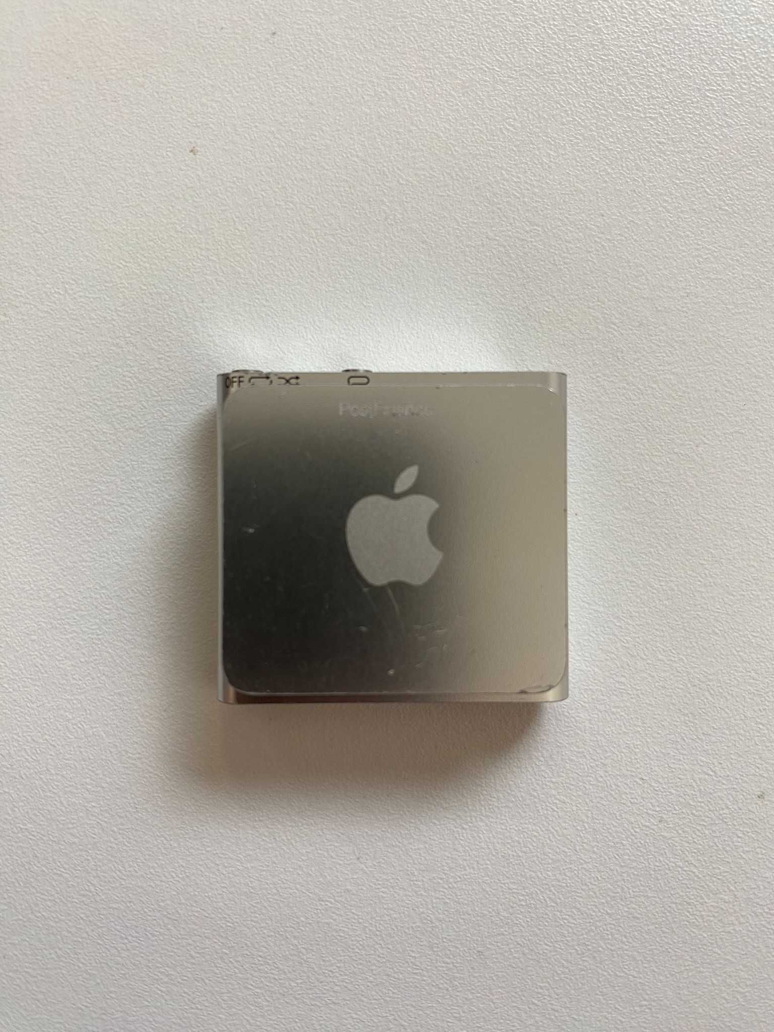 iPod Shuffle 4 2GB - necesita baterie noua
