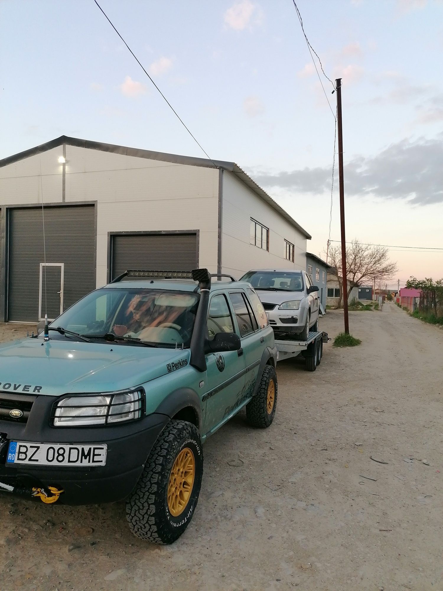 Tractări auto, moto- Asistenta rutieră- Recuperări offroad! Non-stop!