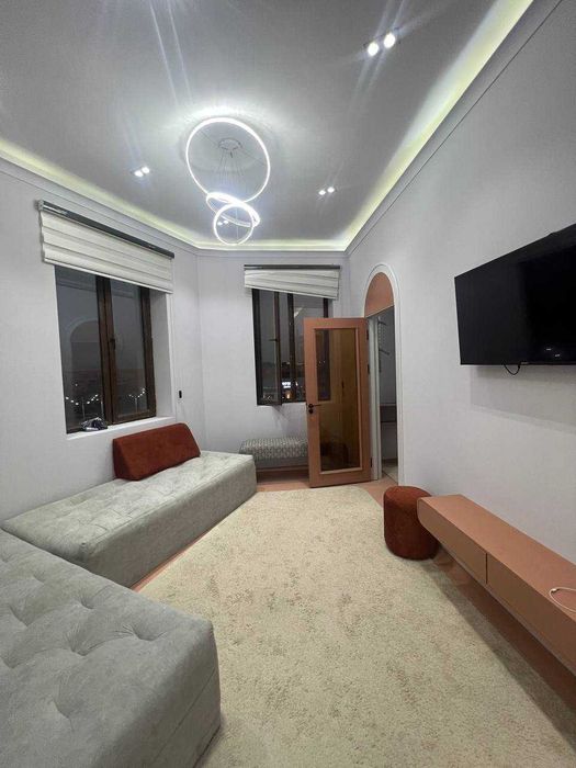 Aeraport hududida kvartira zudlik bilan sotiladi!