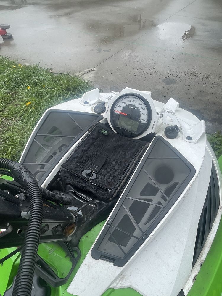 Vand snowmobile arctic cat 800