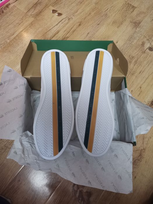 Pantofi sport/adidasi marca Lacoste