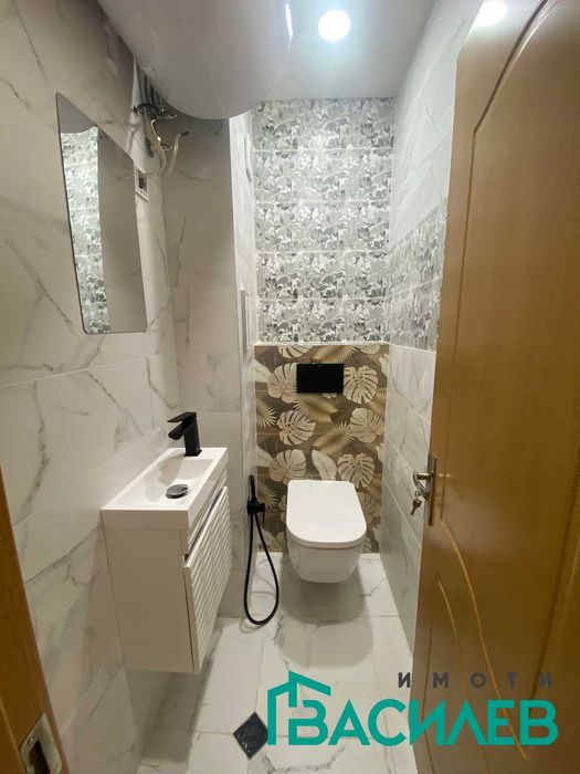 Дава се под наем Тристаен апартамент в София, Център - 86 кв.м за 816 € - Снимка #12