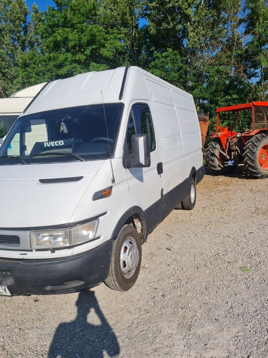 Vând duba iveco anu 2004