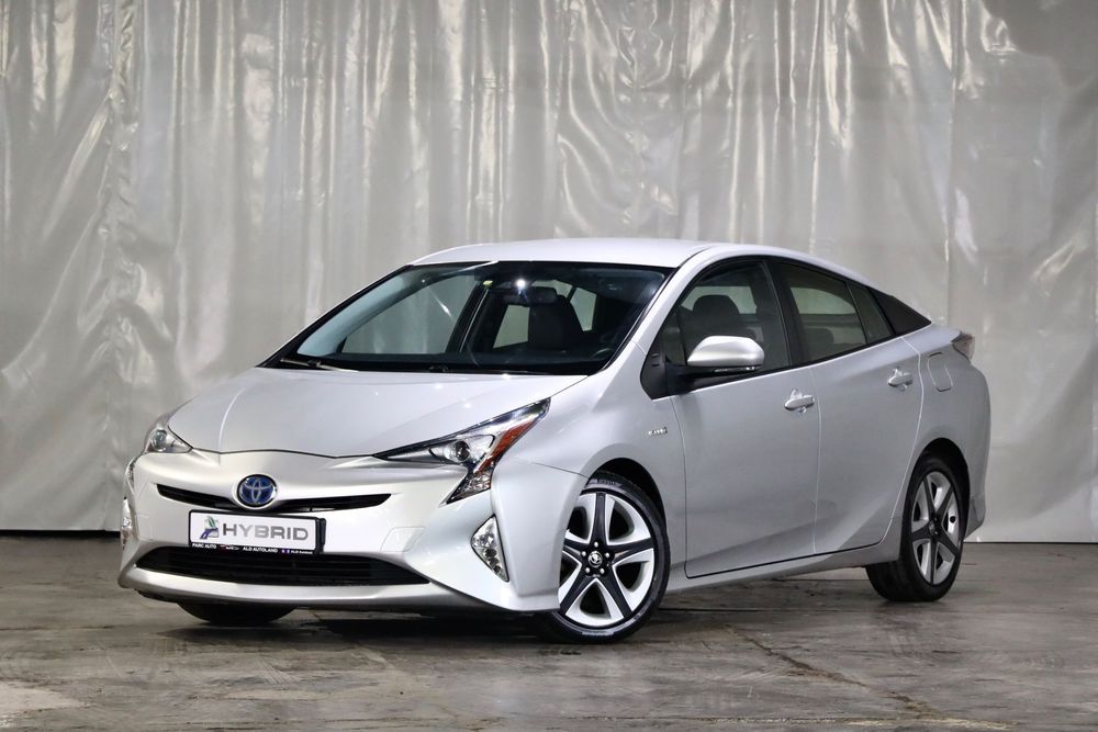 Toyota Prius Hybrid * Faruri si stopuri LED * Incalzire scaune * JBL * Navigatie