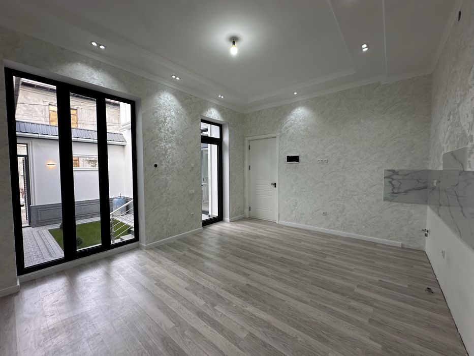 Уй сотилади тутзор аркадан бирйарим киламетир