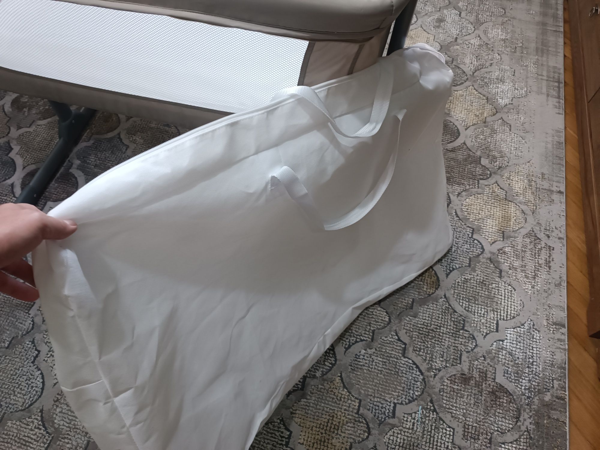 CHICCO Мини кошара - кошче с падаща преграда NEXT 2 ME ESSENTIAL BEIGE