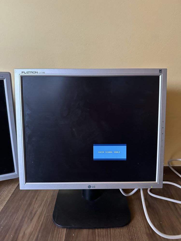 Монитори LG и Acer 17 инча/1280х1024