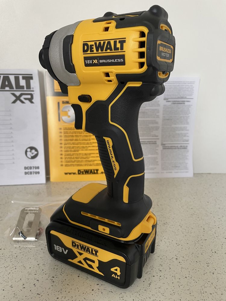 DeWALT Impact  DCF 809 XR. Combo Cu Baterie de 4Ah, Original Nou.