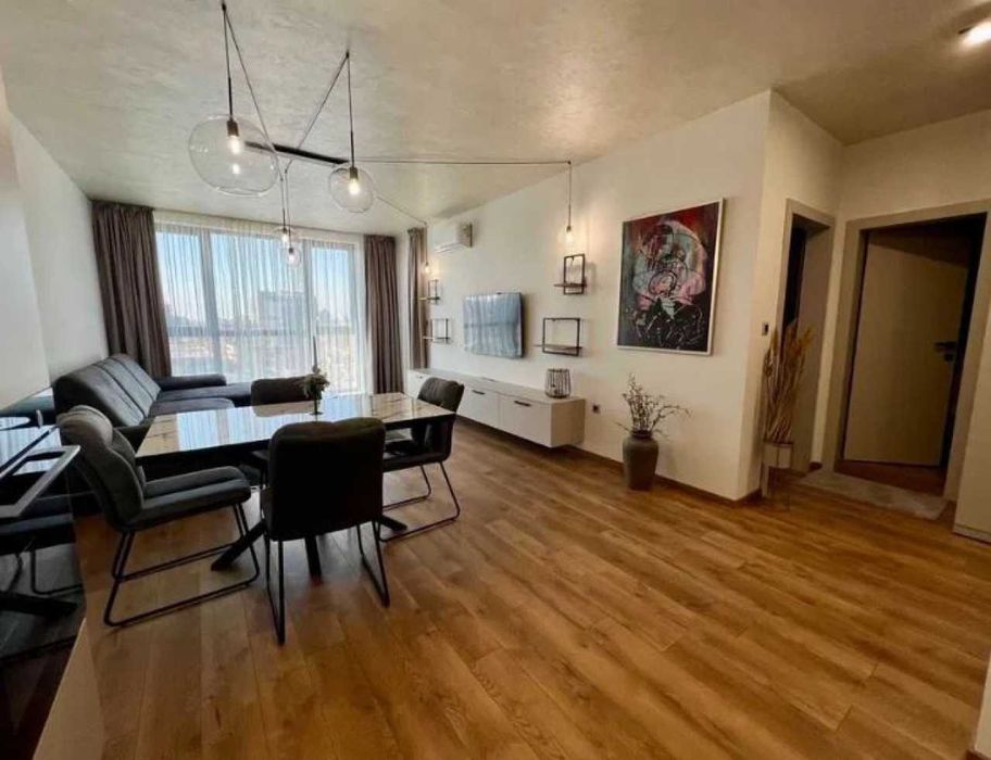 Продава се Двустаен апартамент в Пловдив, Център - 83 кв.м за 1928 €/кв.м - Снимка #2