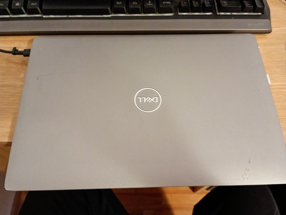 Vând laptop Dell Latitude 5421 ,i7 11850H 2.5Ghz,16 GB DDr4,Nvidia 2gb