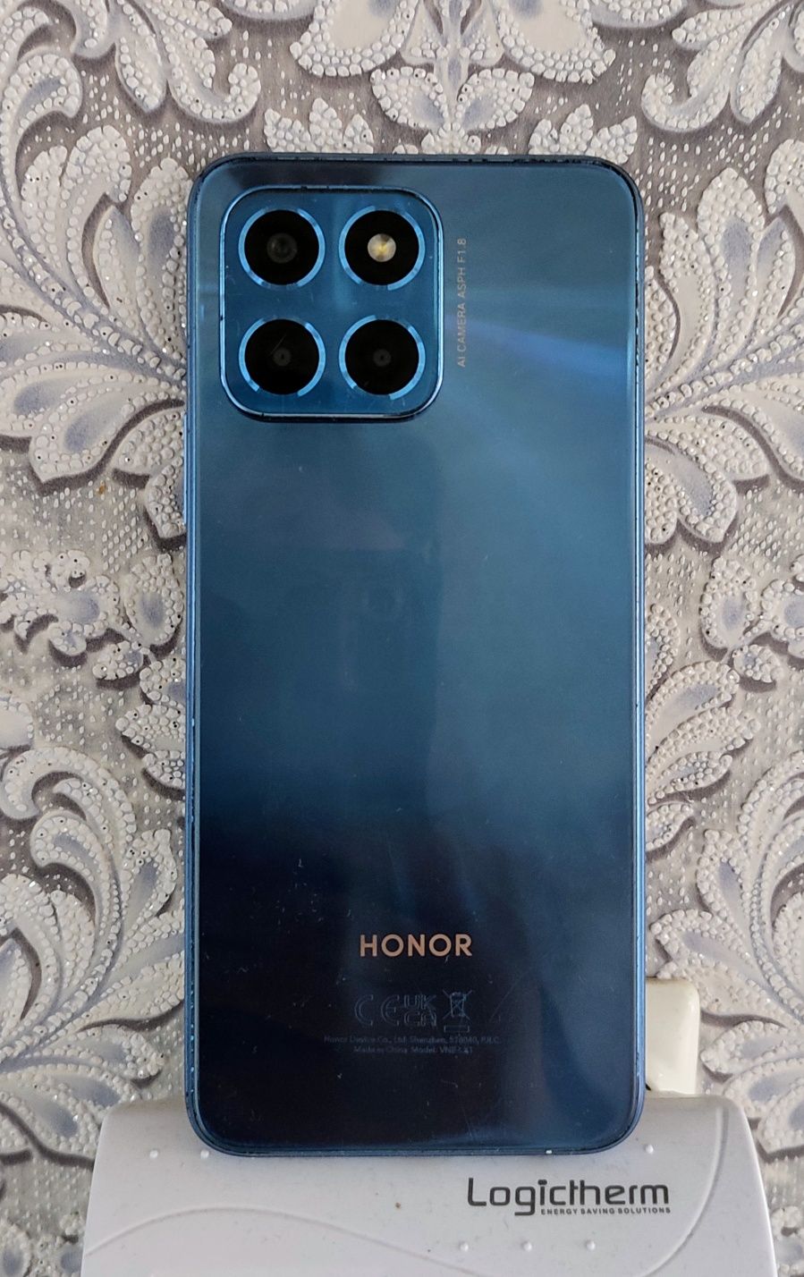 Honor x 6  4 / 64 gb