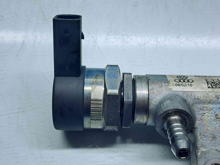 Rampa injectoare  Volkswagen Passat B6 (3C2) [Fabr 2005-2010] 03L13008