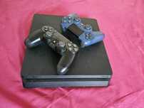 Vand PS4+, 500GB, cu 2 controllere si joc FC 25