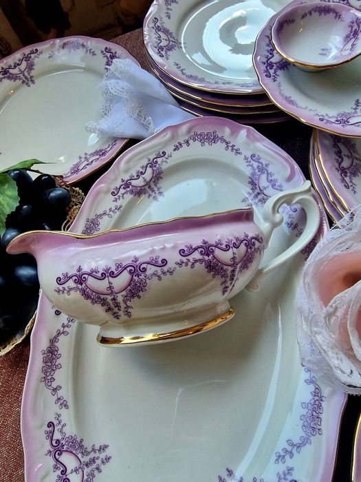 Сервиз за хранене Изида