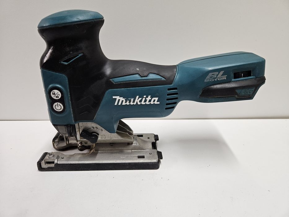 Pendular Makita DJV181
