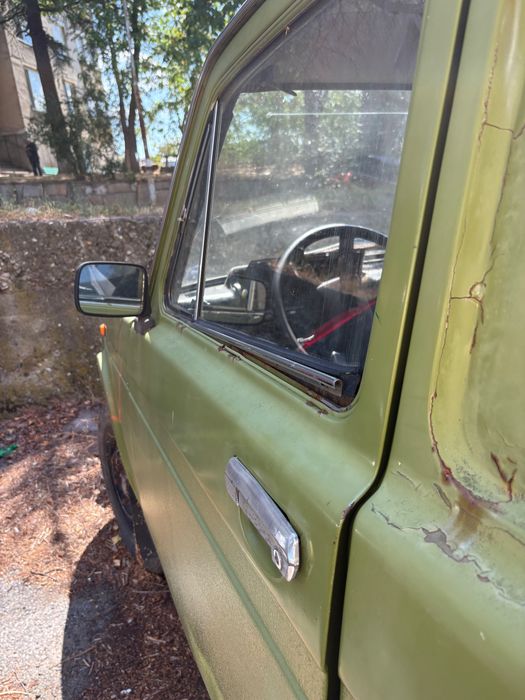 Автомобил Lada niva