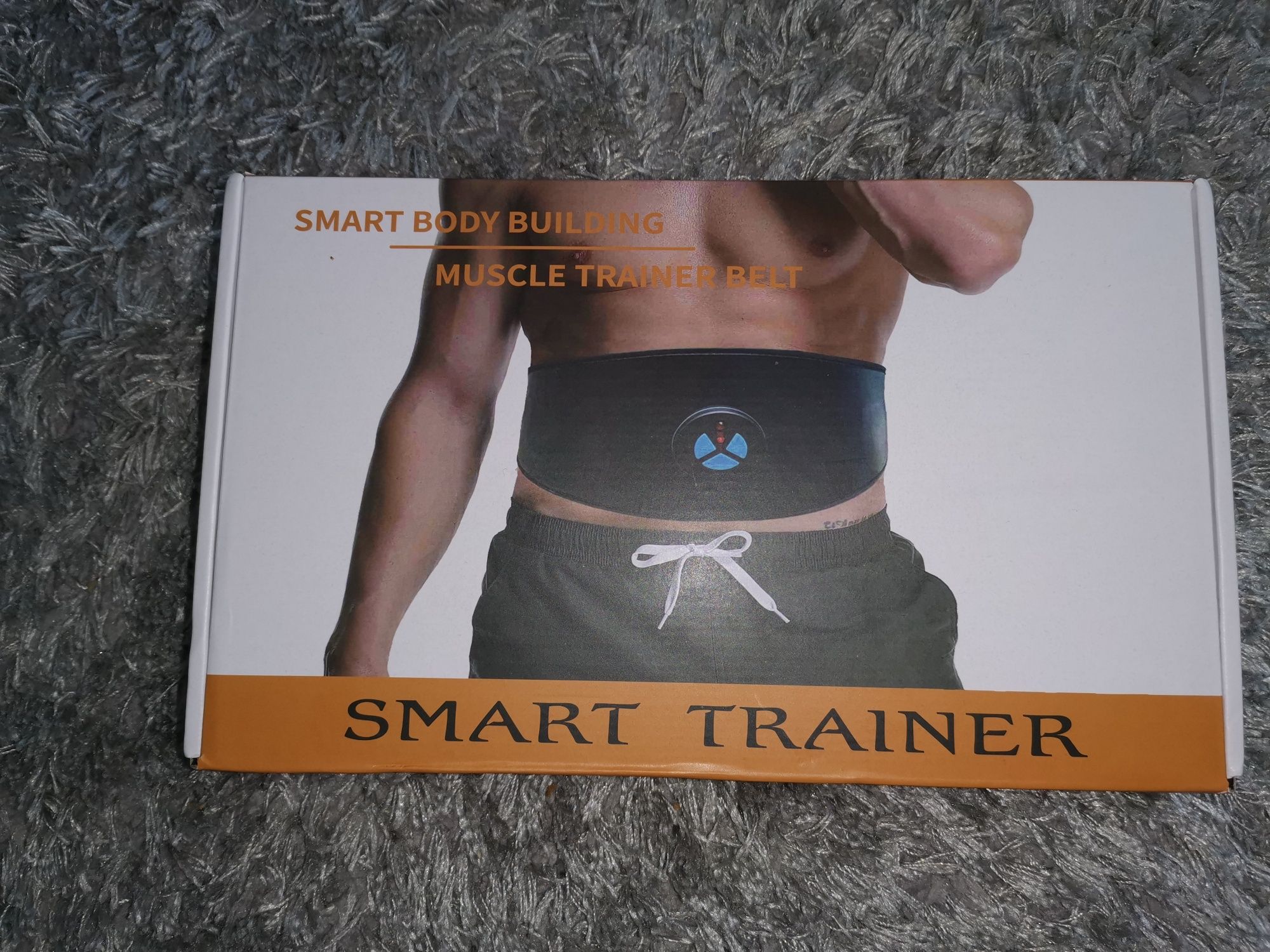 Smart trainer pentru abdomen