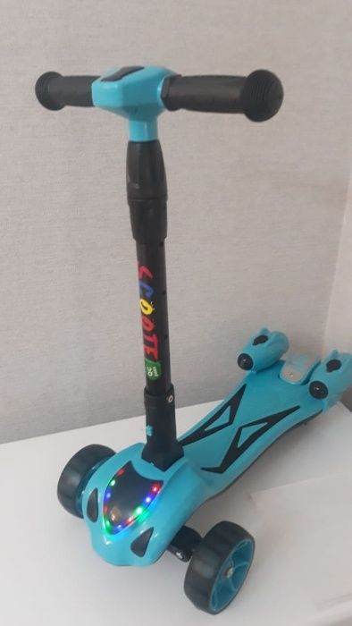 Продам Самокат детский Scooter