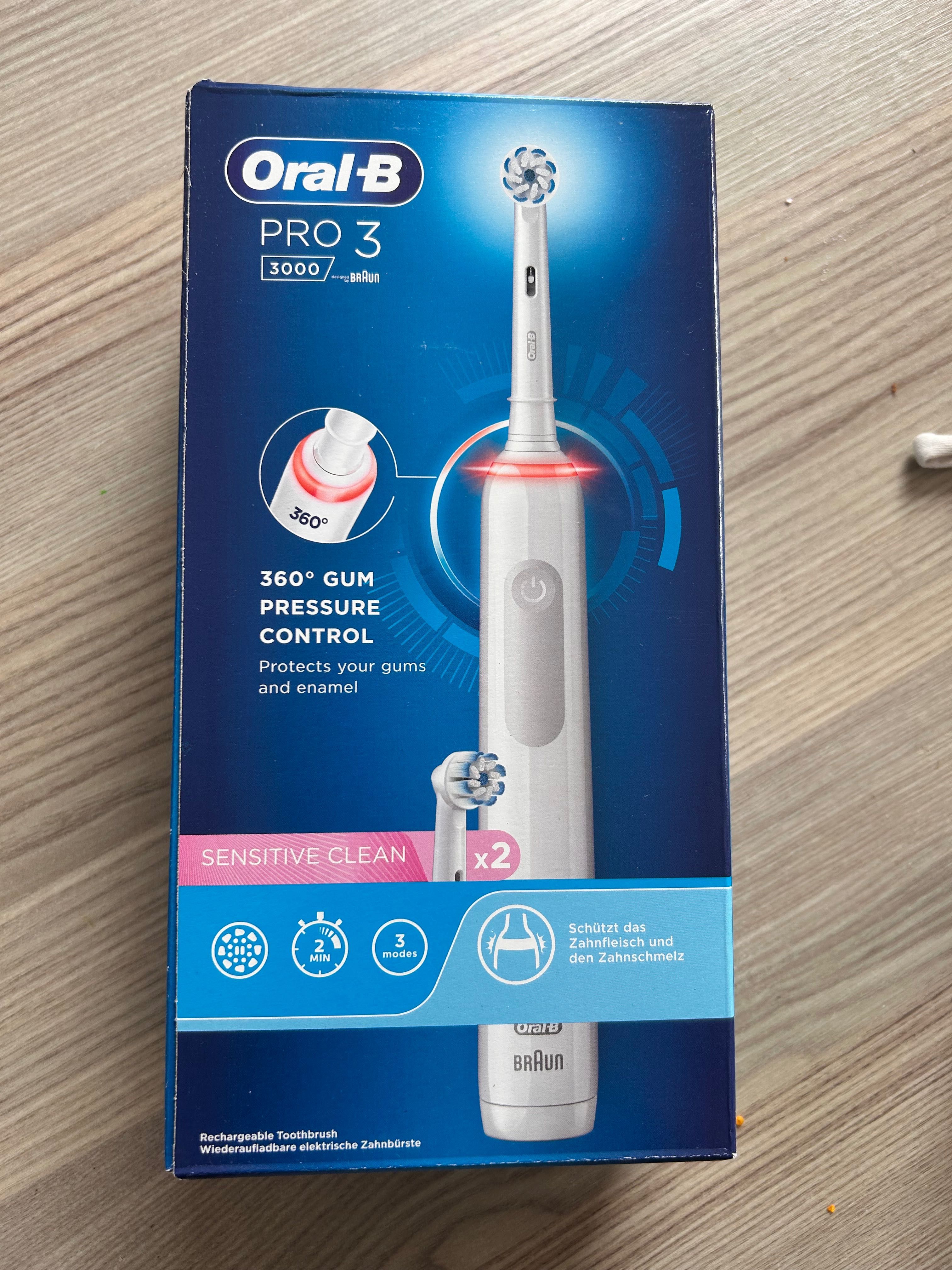 Електрическа четка за зъби Oral-B Pro 3 3000