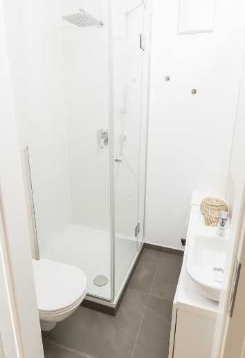 Дава се под наем Едностаен апартамент в Пловдив, Младежки Хълм - 45 кв.м за 204 € - Снимка #3