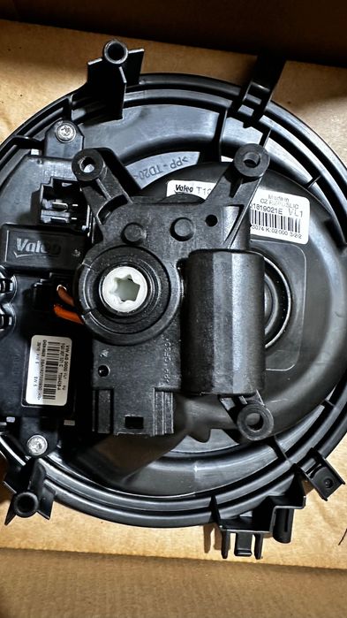 Перка за климатик на автомобил VW марка Valeo