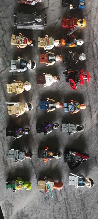Vand figurine/casti lego star wars si ninjago