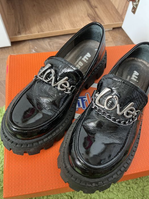 Продам Лоферы Tiflani 35 рр