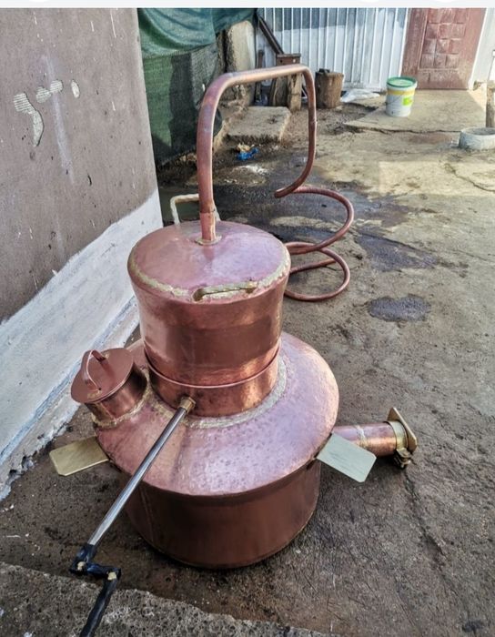 Vând cazan de țuică din cupru