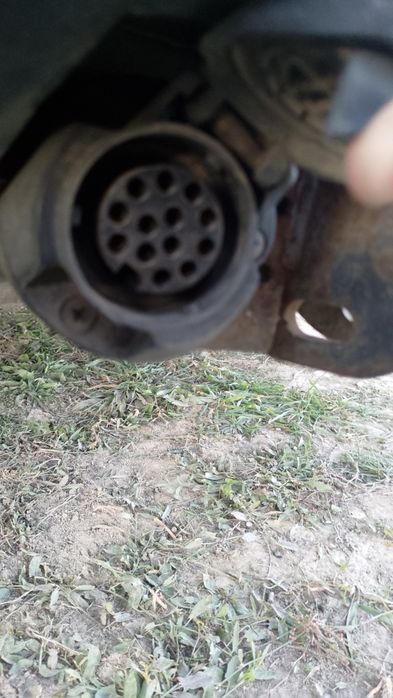 Vând 2 seturi de stopuri de volzvagen Touran și carlig