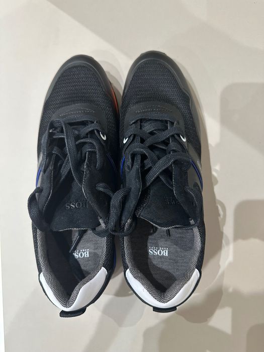 Boss sneakers нови