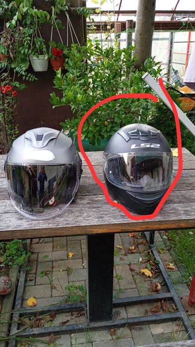 Vând căști pentru motor