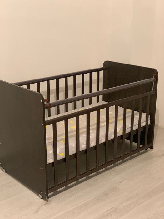 Детская кровать с матрасом