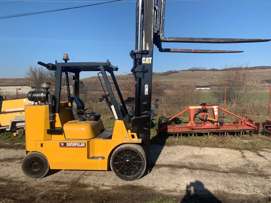 Stivuitor Caterpillar 70