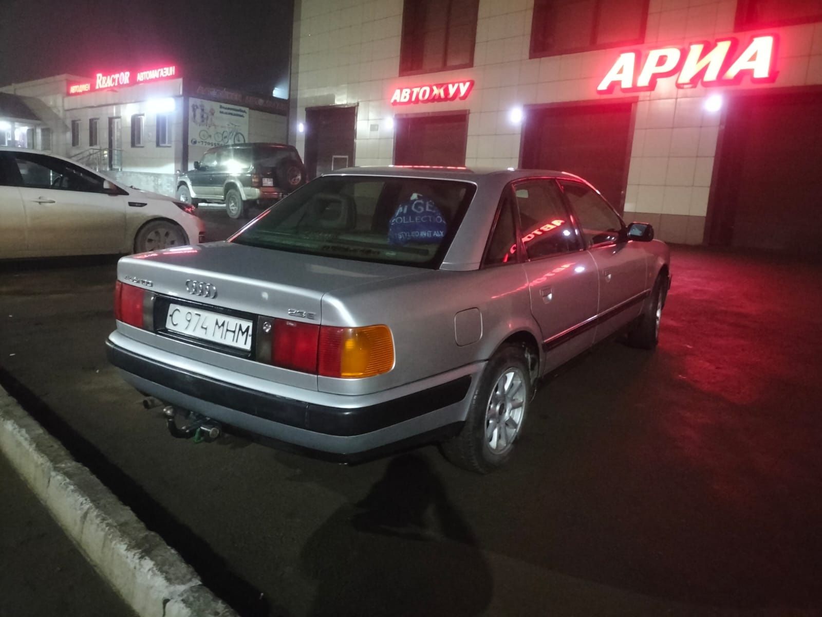 Срочно продам Audi 100