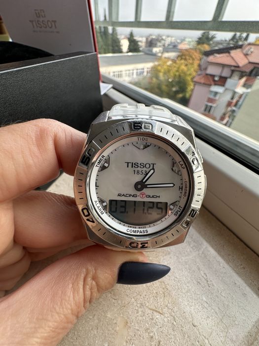 Часовник TISSOT T002520A